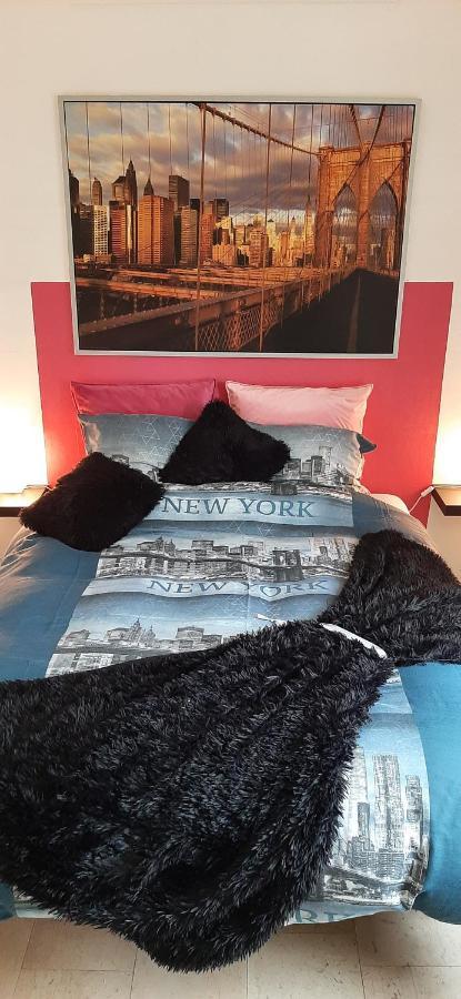 Le Broctia Rose Apartment Namur Bagian luar foto